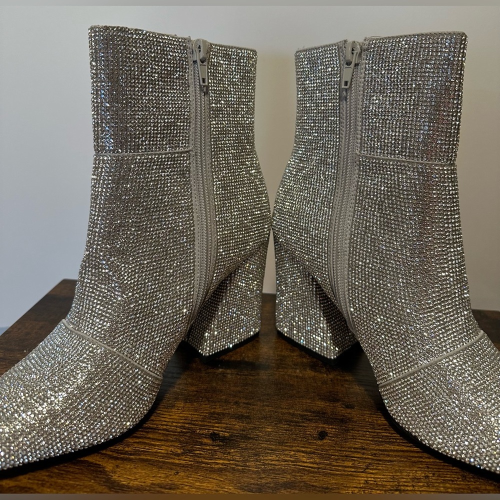Madden Girl Womens Cody Rhinestone Ankle Boots NWT Size 7 - Picture 6 of 8
